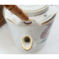 Chinees porseleinen theeset in rieten foedraal